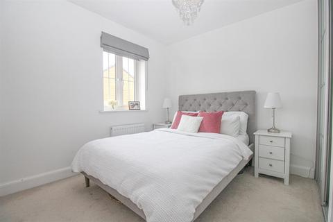 8 Mill Holme Fold, Bradford, BD10 0FA