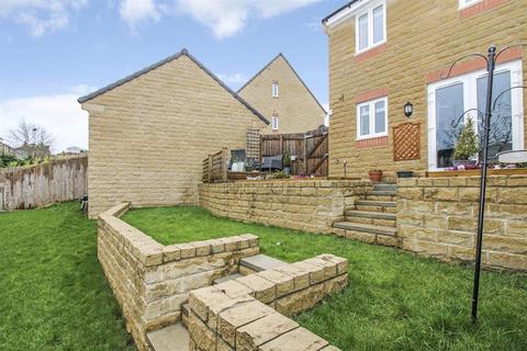 8 Mill Holme Fold, Bradford, BD10 0FA