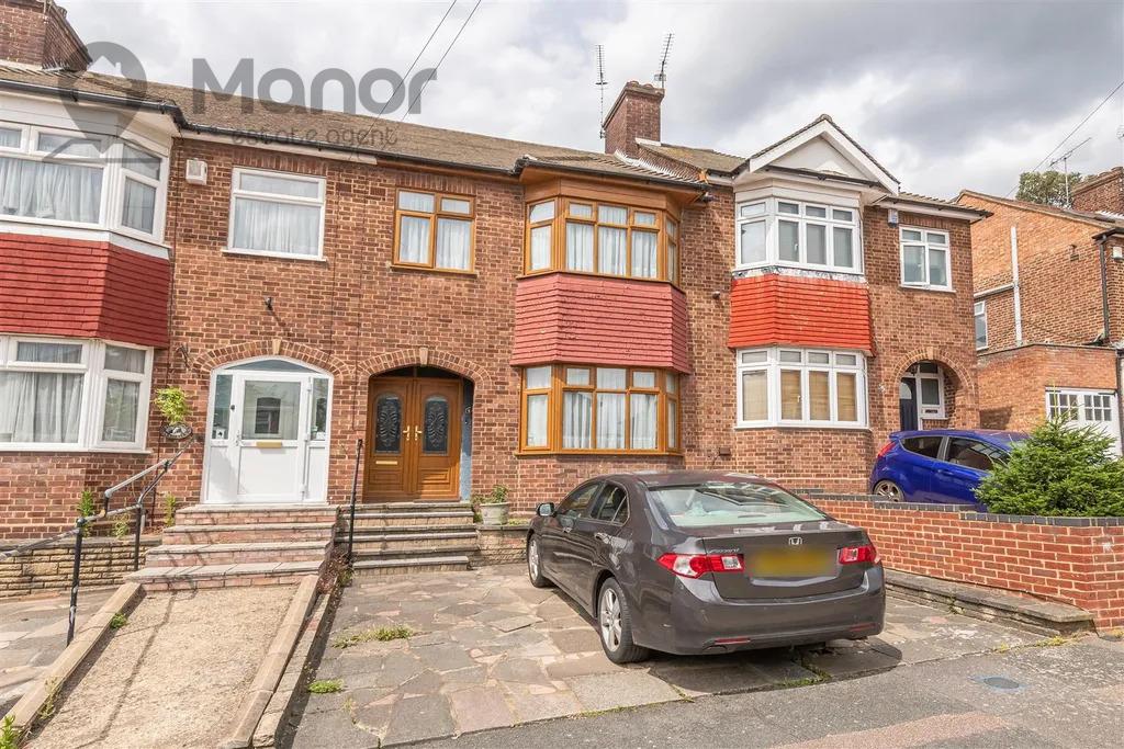 Trevose Road, Walthamstow, E17 4DS 4 bed terraced house £2,000 pcm (£