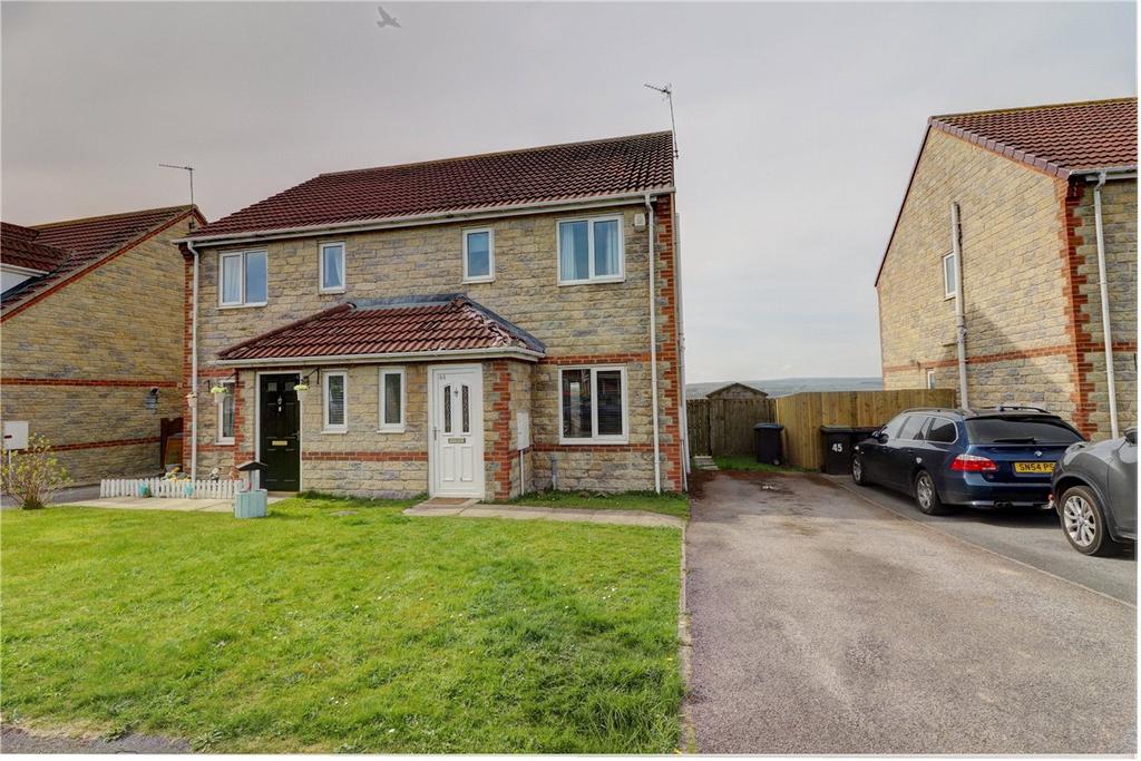 Stuart Court, Consett, DH8 3 bed semidetached house £150,000