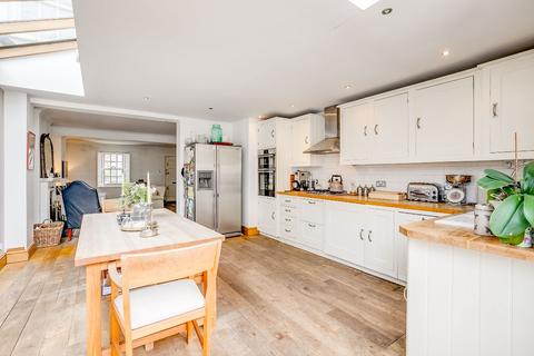 46 Station Road, London, SW13 0LP
