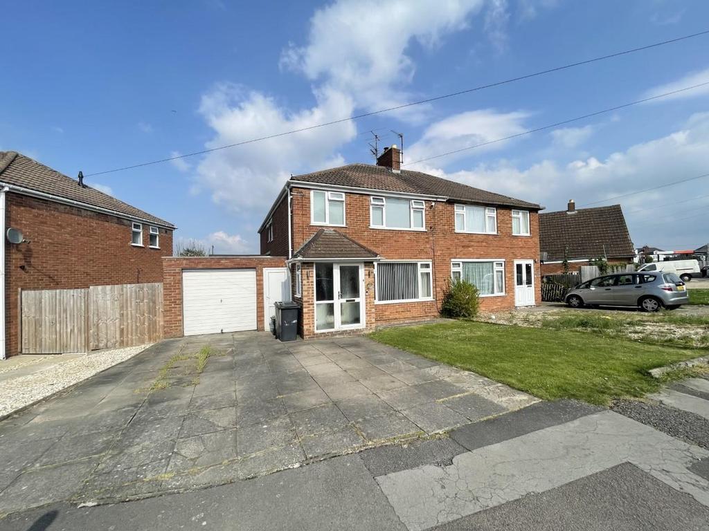 Oxstalls Way, Longlevens, Gloucester 3 bed semidetached house for sale