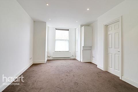 Studio for sale, Tonbridge Road, Maidstone