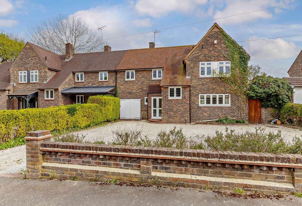 Wincanton Road, Romford, Essex 4 bed semidetached house for sale £
