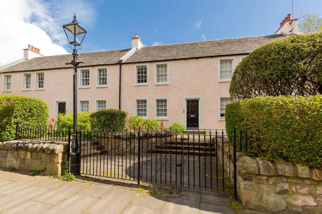 4/1 Haddon Court, Newington, EH8 9EL 1 bed ground floor flat £200,000