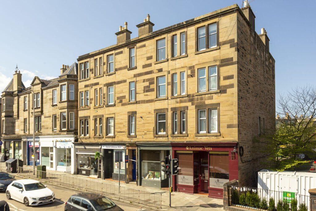 132/2F2 Comiston Road, Edinburgh EH10 5QN 2 bed flat - £225,000