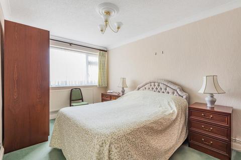 71 Holland Close, Bromley, BR2 7DS
