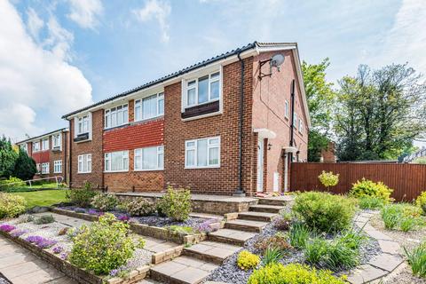 71 Holland Close, Bromley, BR2 7DS