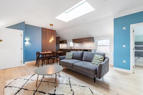 2 bedroom apartment to rent - High Street,  Chesham,  HP5