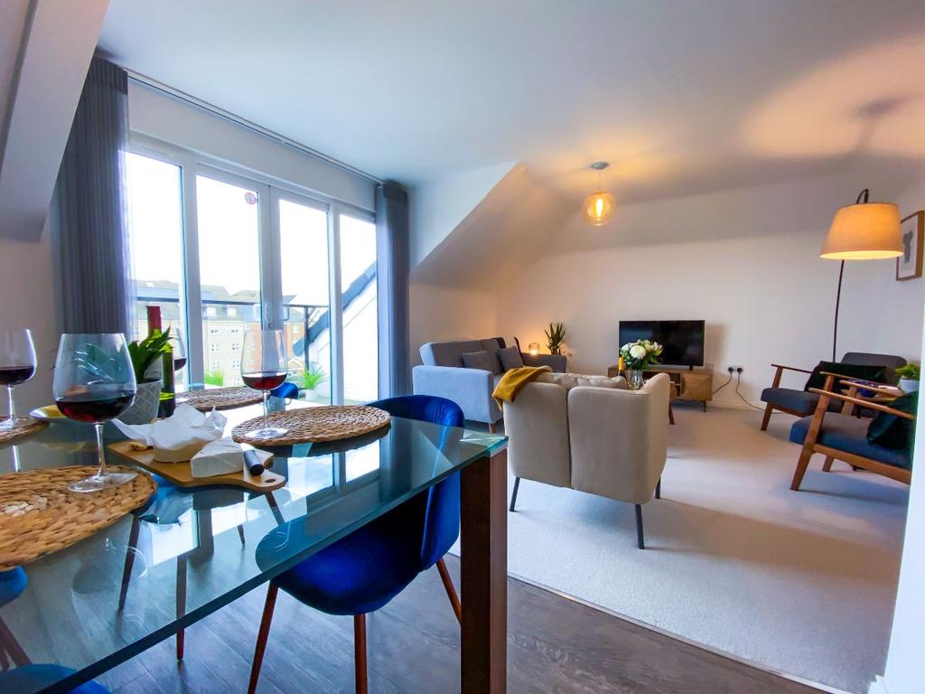 Windlass House, Traction Lane, Bedford 3 bed apartment £250,000