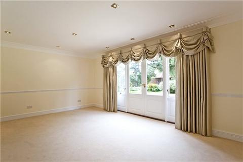 5 bedroom detached house to rent, Penates, Littleworth Common Road, Esher, Surrey, KT10