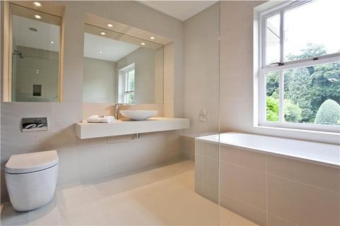 5 bedroom detached house to rent, Penates, Littleworth Common Road, Esher, Surrey, KT10