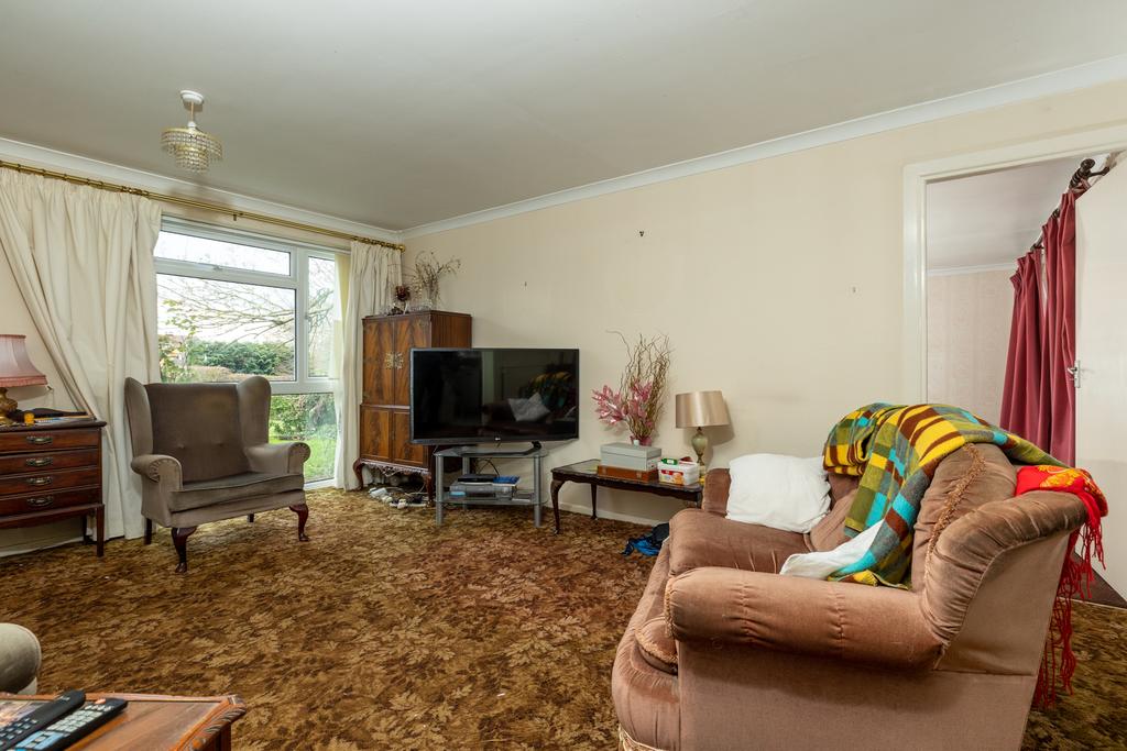 Fraser Avenue, Caversham, Reading, RG4 6RT 3 bed semidetached house