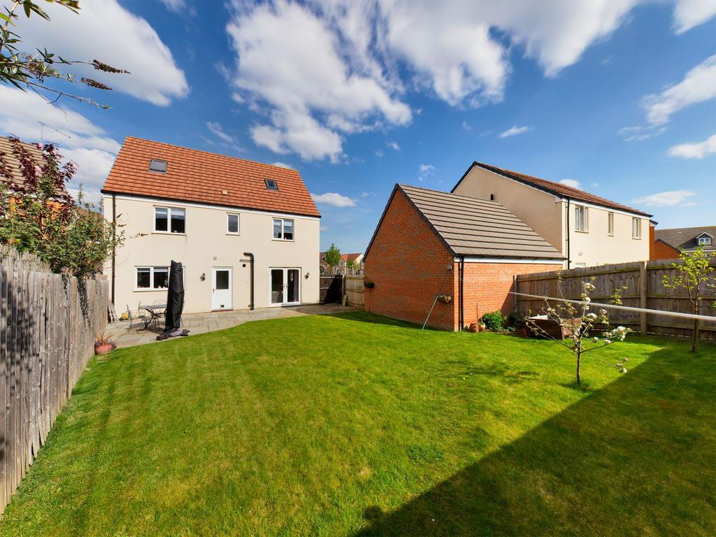 Lee Road, Harlestone Manor... 5 bed detached house £525,000