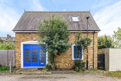 8 Upper Butts, Brentford, TW8 8DA