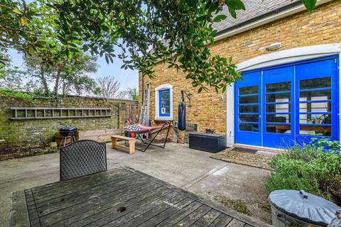 8 Upper Butts, Brentford, TW8 8DA