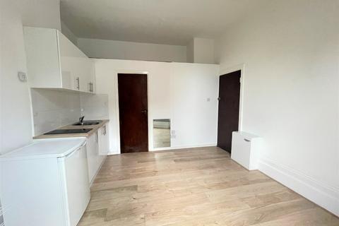 Studio to rent - Hither Green Lane, London,  SE13 6QF