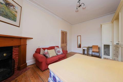 3f2, 11 Bellevue Road, Edinburgh, EH7 4DA