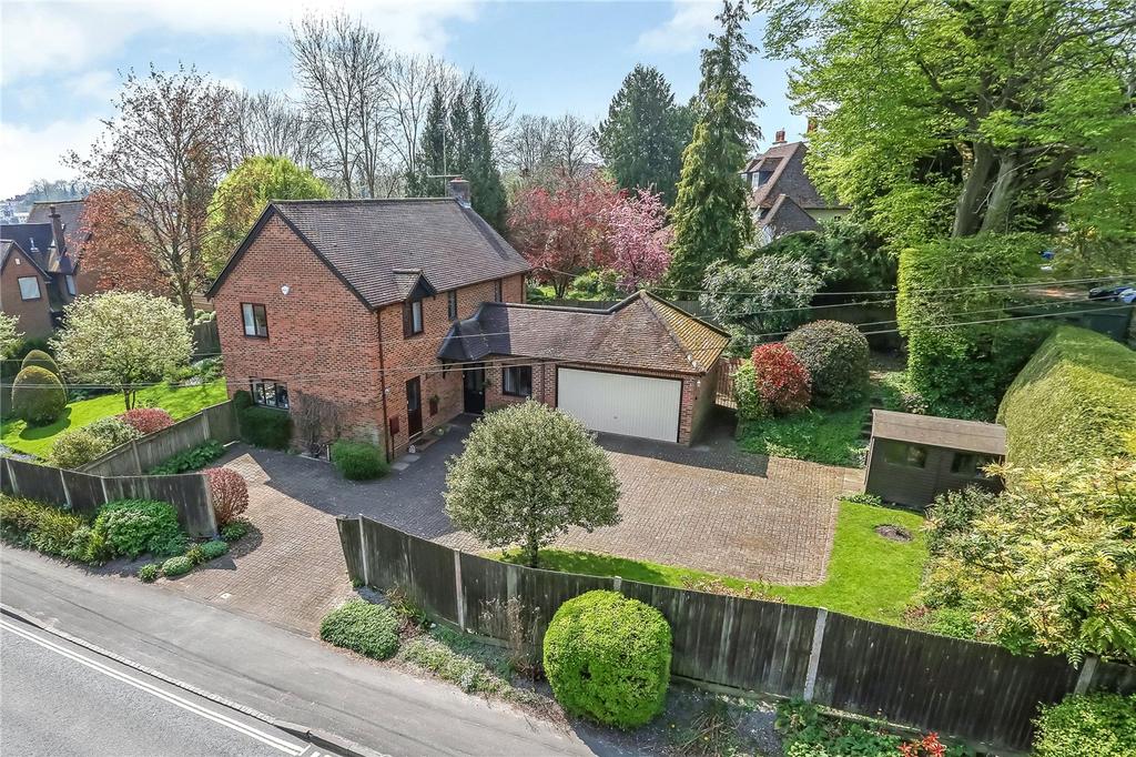 Stockbridge Road, Winchester, Hampshire, SO22 4 bed detached house £