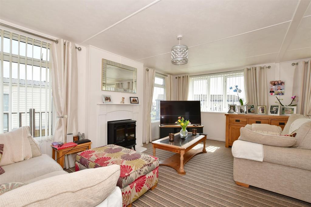 Manston Court Road, Margate, Kent 2 bed park home for sale £100,000