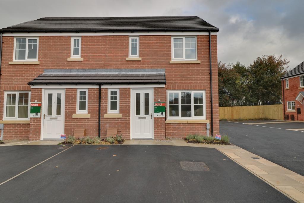 Holly Drive, The Heath, Sandbach, CW11 3 bed semidetached house to