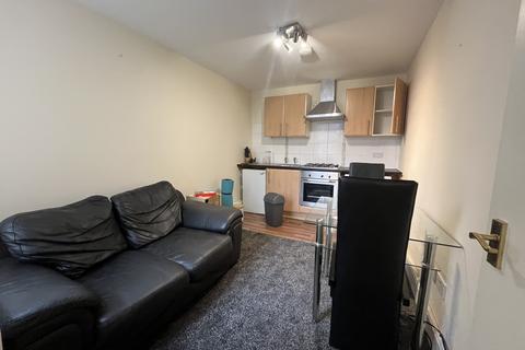 1 bedroom apartment to rent, Langworthy Road, Salford, M6 5PP