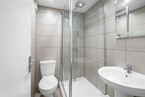 10 Thornville Grove, Leeds, LS6 1JU