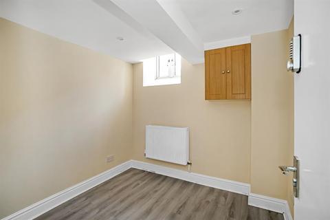 10 Thornville Grove, Leeds, LS6 1JU