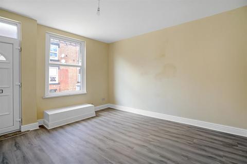 10 Thornville Grove, Leeds, LS6 1JU