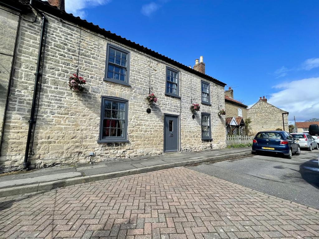 The Green, Nettleham, Lincoln, PLUS... 3 bed character property - £ ...