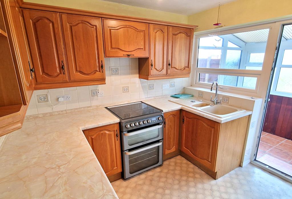 Graham Road, Bicester, Oxfordshire 2 bed bungalow £270,000