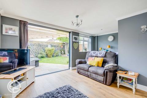 2 Pyms Close, Letchworth Garden City, SG6 1DP