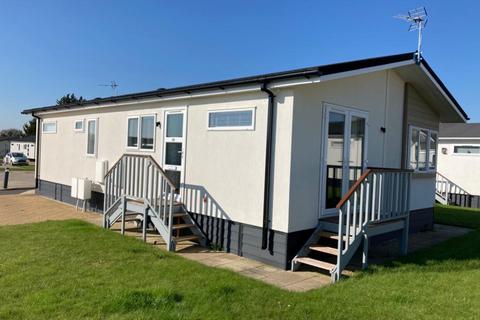 2 bedroom mobile home to rent, The Park Homes, Milestone Road, Carterton, Oxon, OX18 3RT