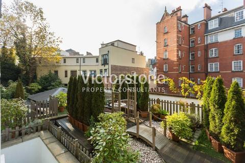 Studio to rent, Cartwright Gardens, Bloomsbury, London, WC1H