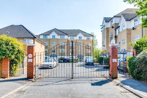 65 Hillary Drive, Isleworth, TW7 7EG