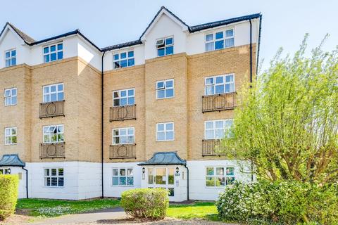 65 Hillary Drive, Isleworth, TW7 7EG