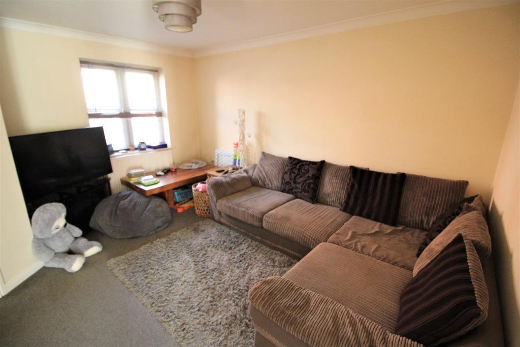 Kingsbury Close, Bury, BL8 3 bed townhouse £850 pcm (£196 pw)