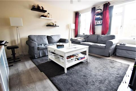 12 Austen Close, Tilbury, RM18 8DB