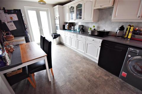12 Austen Close, Tilbury, RM18 8DB
