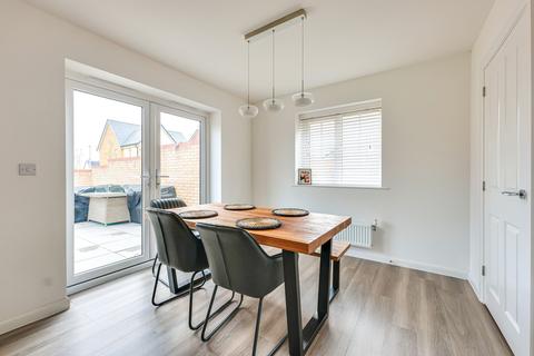 45 Athelstan Crescent, Rochford, SS4 1GY