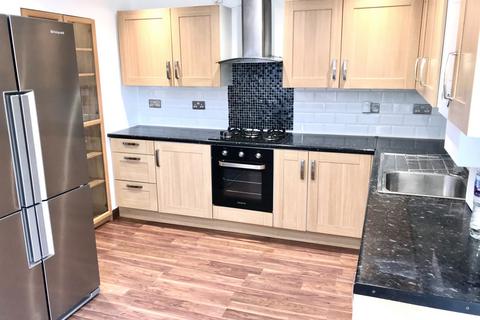 3 bedroom flat to rent, Woodfield Avenue, Colindale, NW9