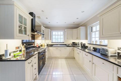 4 bedroom detached house for sale, Bassett Green Road, Chilworth, Southampton, Hampshire, SO16