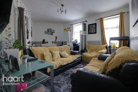 2 bedroom flat for sale - Parsloes Avenue, Dagenham