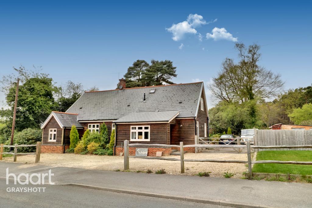 Portsmouth Road, Hindhead 4 bed detached house £799,950