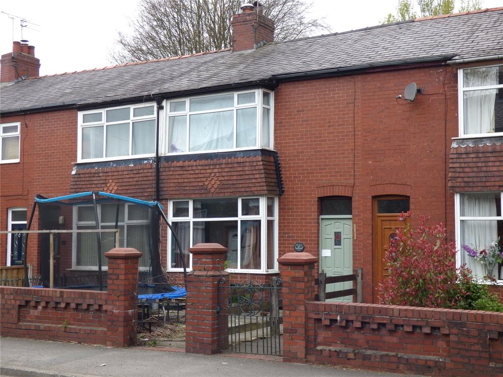 Dogford Road, Royton, Oldham, Greater Manchester, OL2 2 bed townhouse
