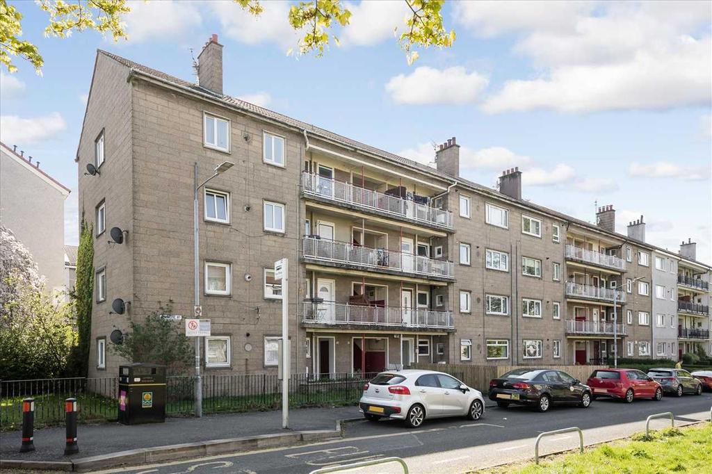 Ashmore Road, Merrylee, GLASGOW 2 bed apartment £110,000
