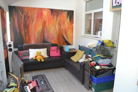 4 bedroom end of terrace house to rent - GABLE ROAD