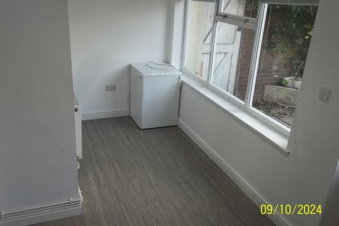 4 bedroom end of terrace house to rent, GABLE ROAD