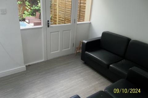 4 bedroom end of terrace house to rent, GABLE ROAD