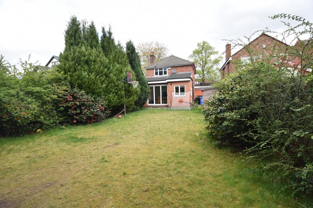 Davyhulme Road, Davyhulme, M41 3 bed detached house £500,000